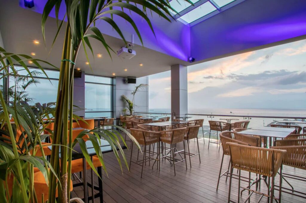 Radisson Blu, SkyBar