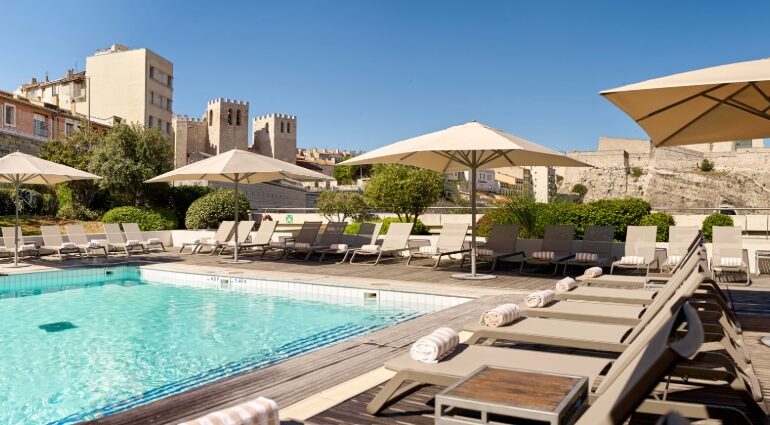Radisson Blu Marseille Piscine