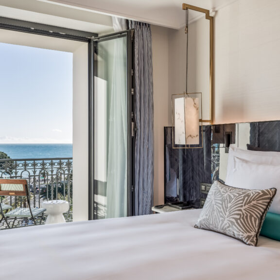 Maison Albar – Le Victoria : un joyau azuréen entre mer et lumière