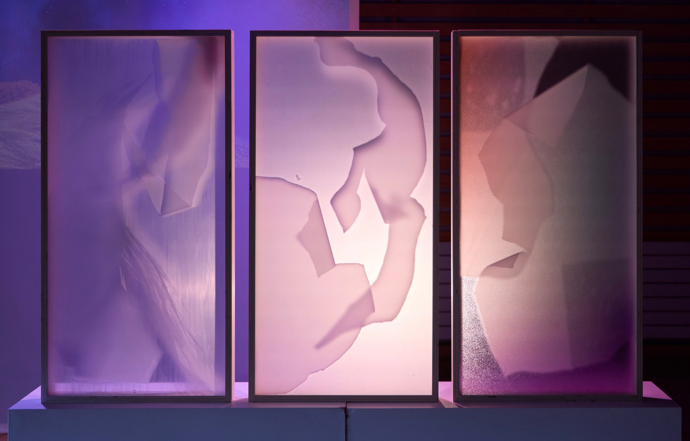 Installation lumineuse immersive illustrant une expérience sensorielle dans l’hospitalité de demain présentée à EquipHotel 2026