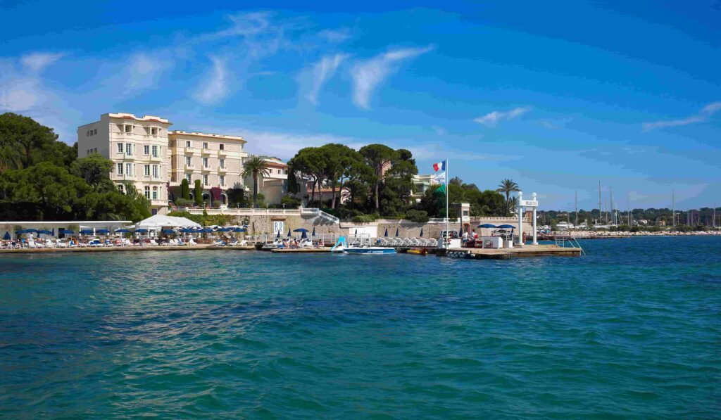 Hôtel Belles Rives en bord de mer à Juan-les-Pins sur la Côte d’Azur