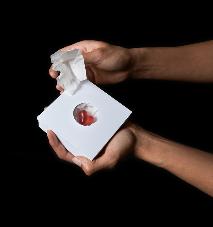 Objet design d’accueil hôtelier proposant une expérience sensorielle et gourmande imaginée pour EquipHotel 2026