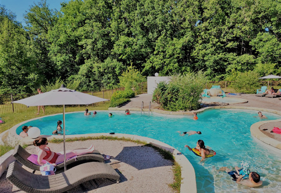 Piscine dans un écolieu en Dordogne au cœur de la nature