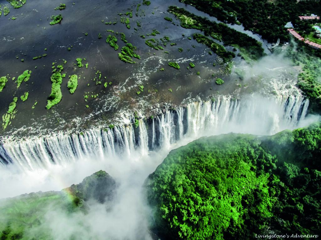 chutes Victoria vue aérienne sur le fleuve Zambèze en Zambie