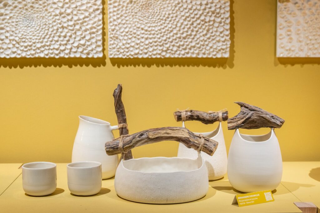 Pièces façonnées en atelier d'art, exposition In Materia par Elizabeth Leriche