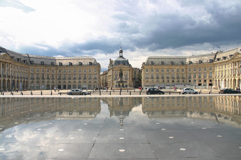 La Place de la Bourse et son miroir d'eau à Bordeaux