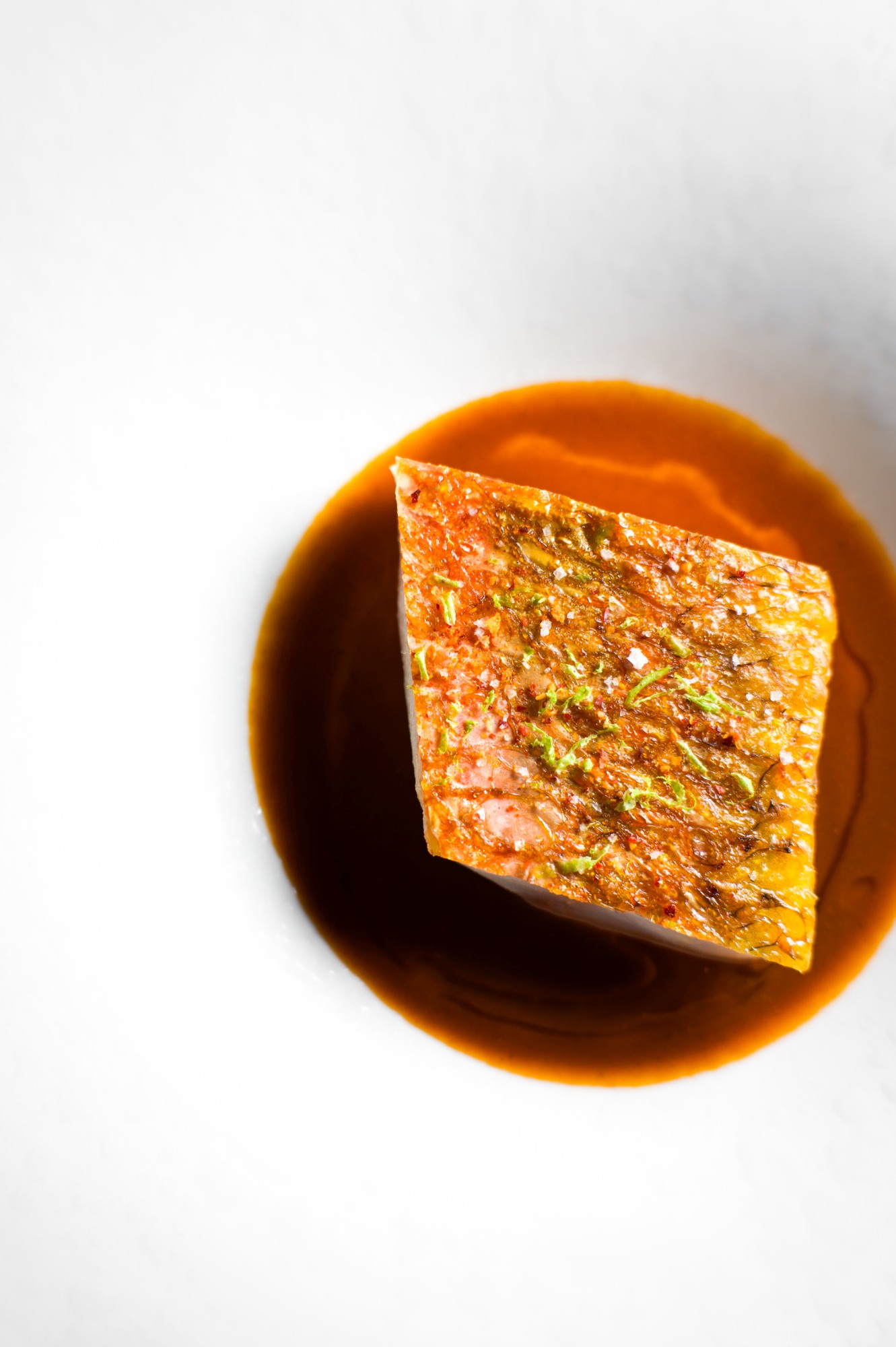 Rouget barbet en sauce vue de dessus, chef Mylo Levin